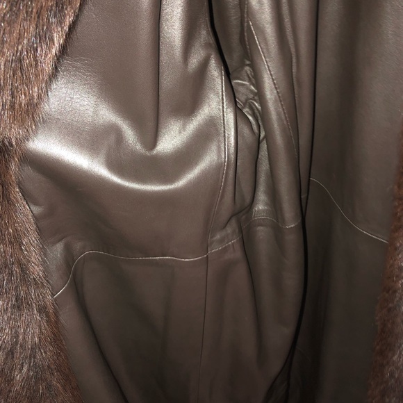 FINLAND LEATHER REVERSIBLE MINK COAT - Picture 4 of 8